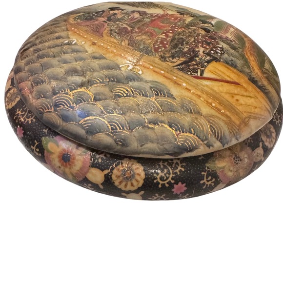 Vintage Post WW2 Satsuma Porcelain Trinket Box Hand Painted Geisha BoatLid EUC